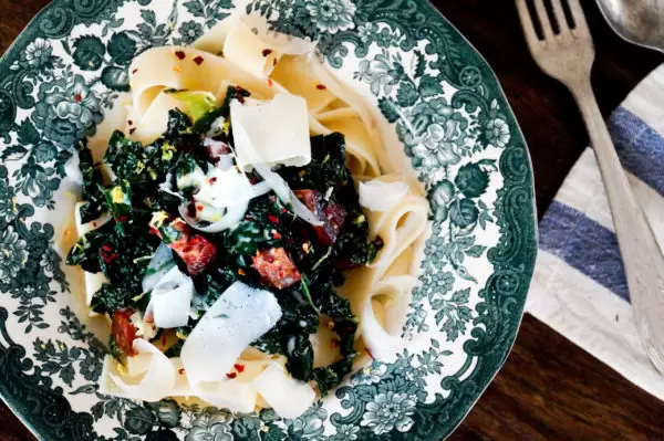 Pappardelle met knapperige chorizo en cavolo nero