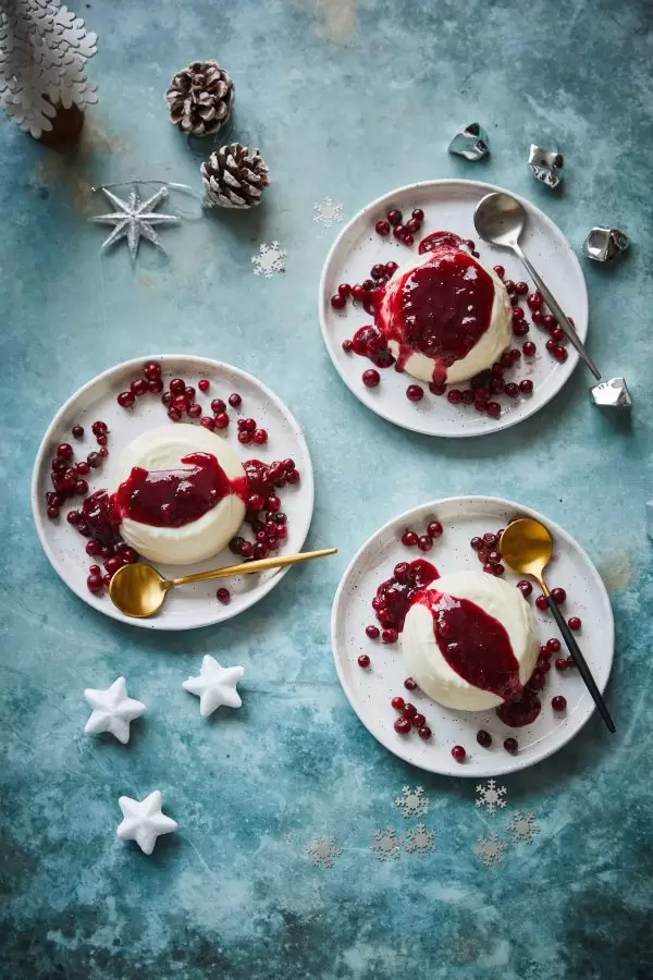 Pannacotta met cranberrysaus van Miljuschka